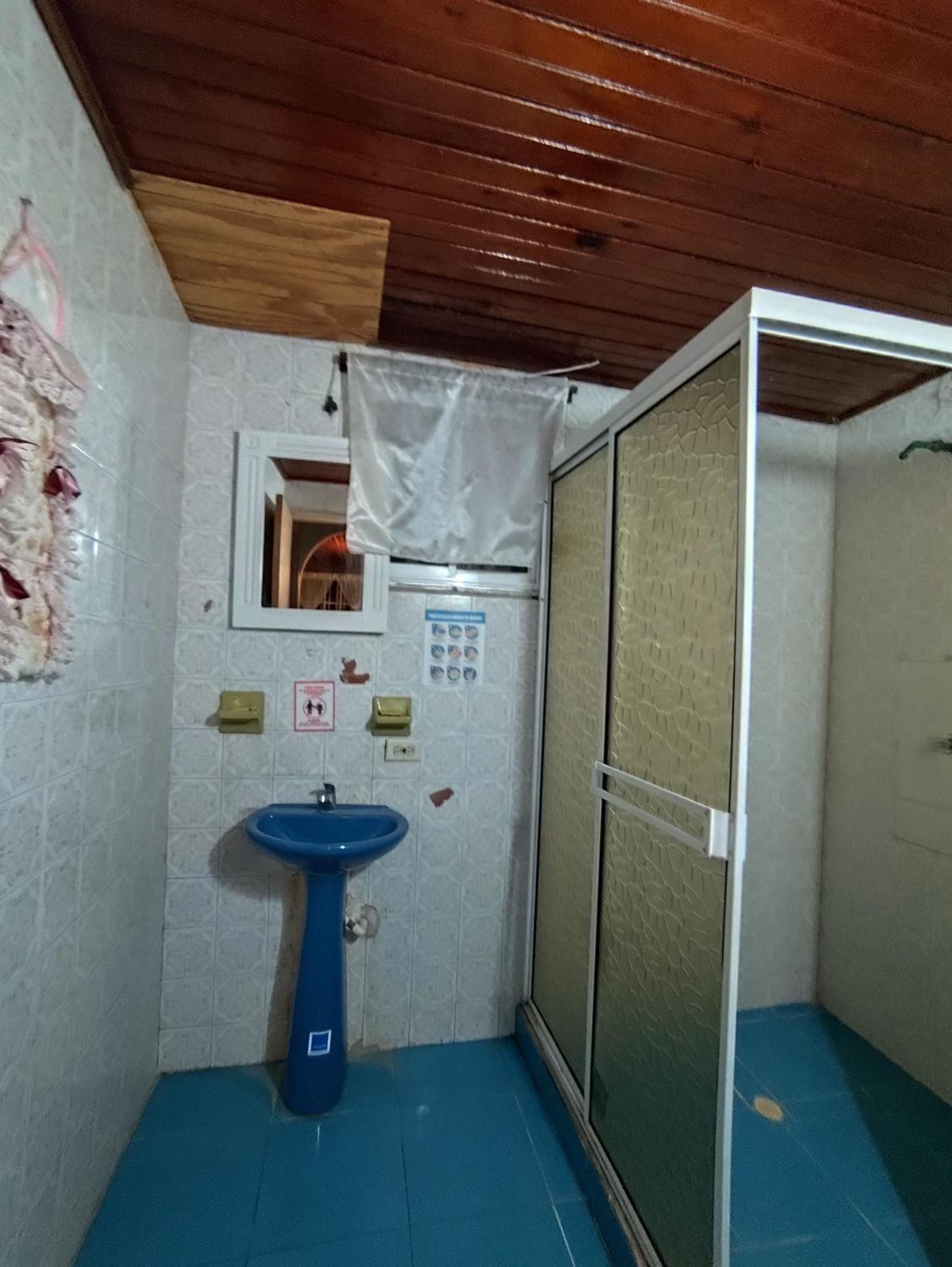 Posada Henry San Andres  Bagian luar foto